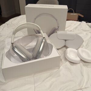Silver Apple Airpod Max Headphones